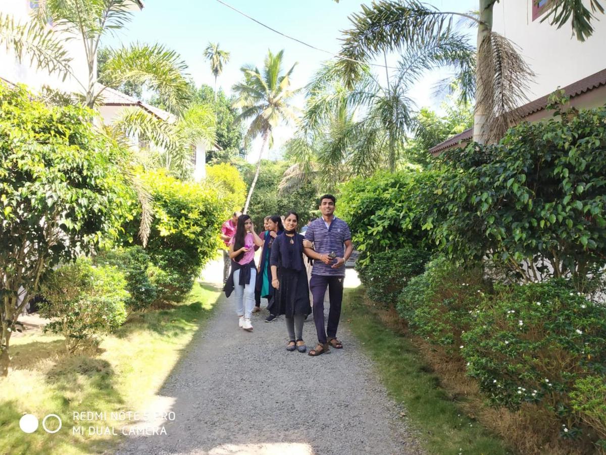 Three Roots Holiday Home Resort Sultan Bathery Exterior photo