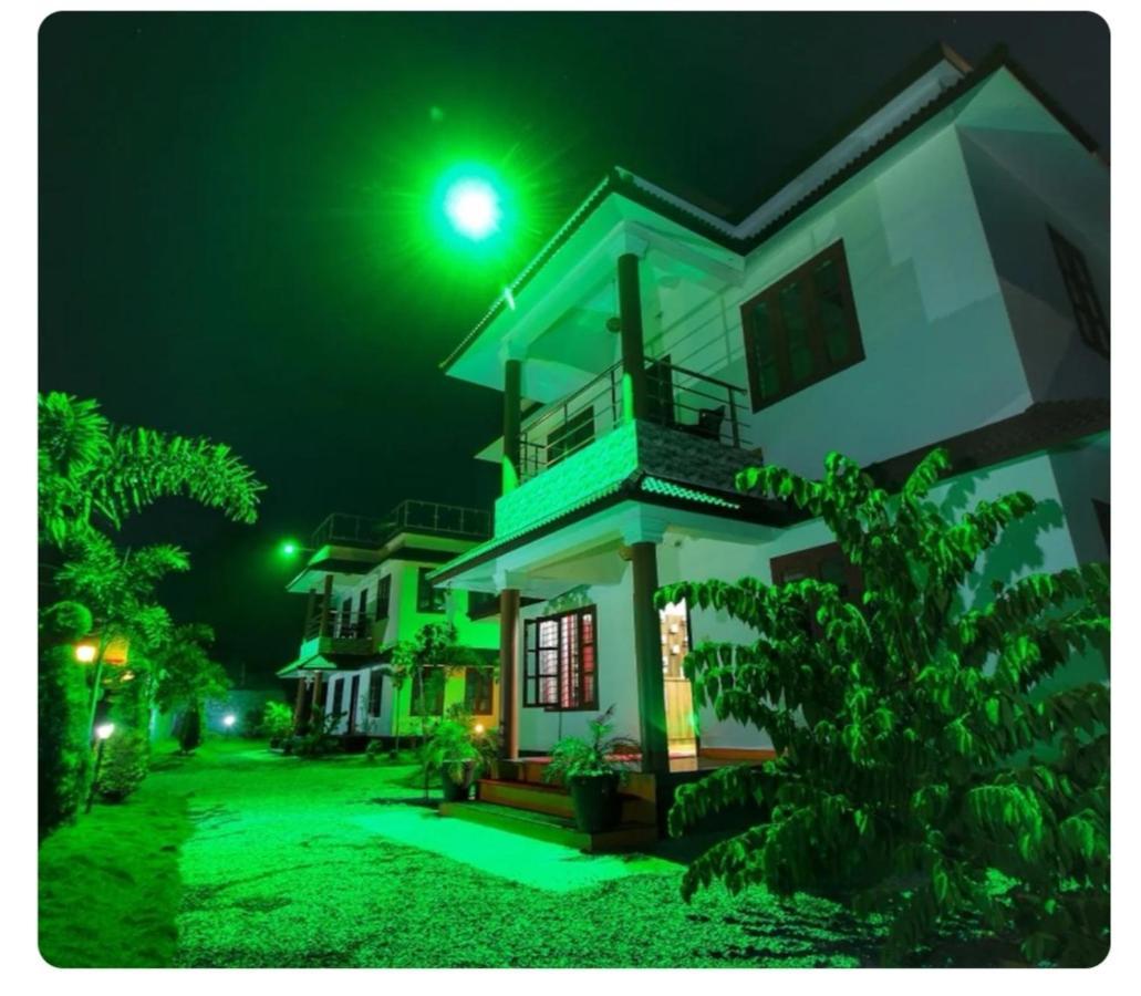 Three Roots Holiday Home Resort Sultan Bathery Exterior photo