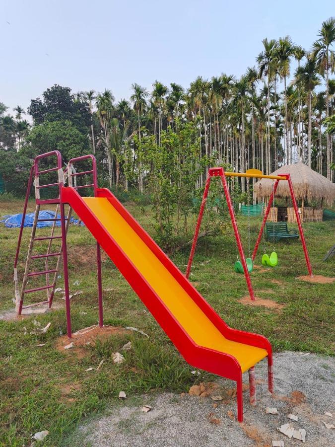 Three Roots Holiday Home Resort Sultan Bathery Exterior photo