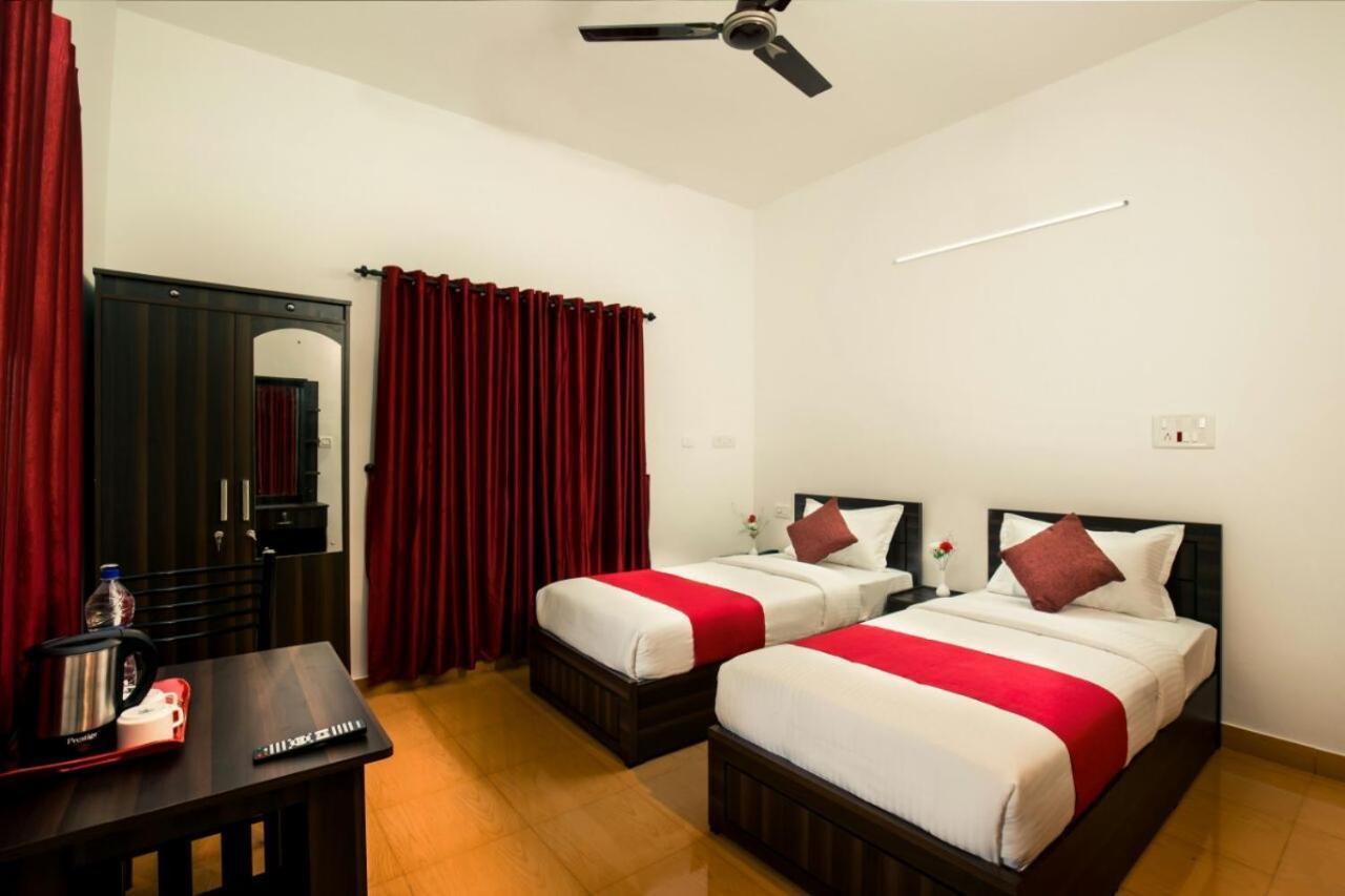 Three Roots Holiday Home Resort Sultan Bathery Exterior photo