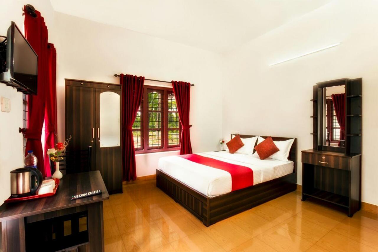 Three Roots Holiday Home Resort Sultan Bathery Exterior photo