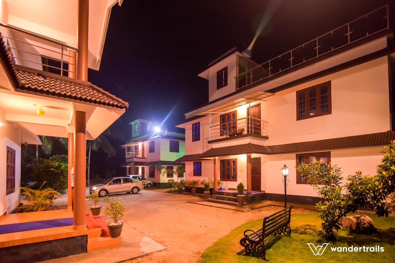 Three Roots Holiday Home Resort Sultan Bathery Exterior photo