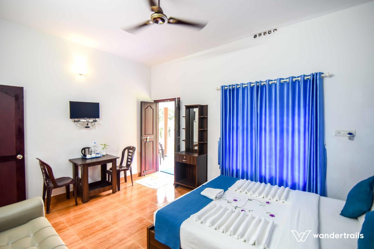Three Roots Holiday Home Resort Sultan Bathery Exterior photo