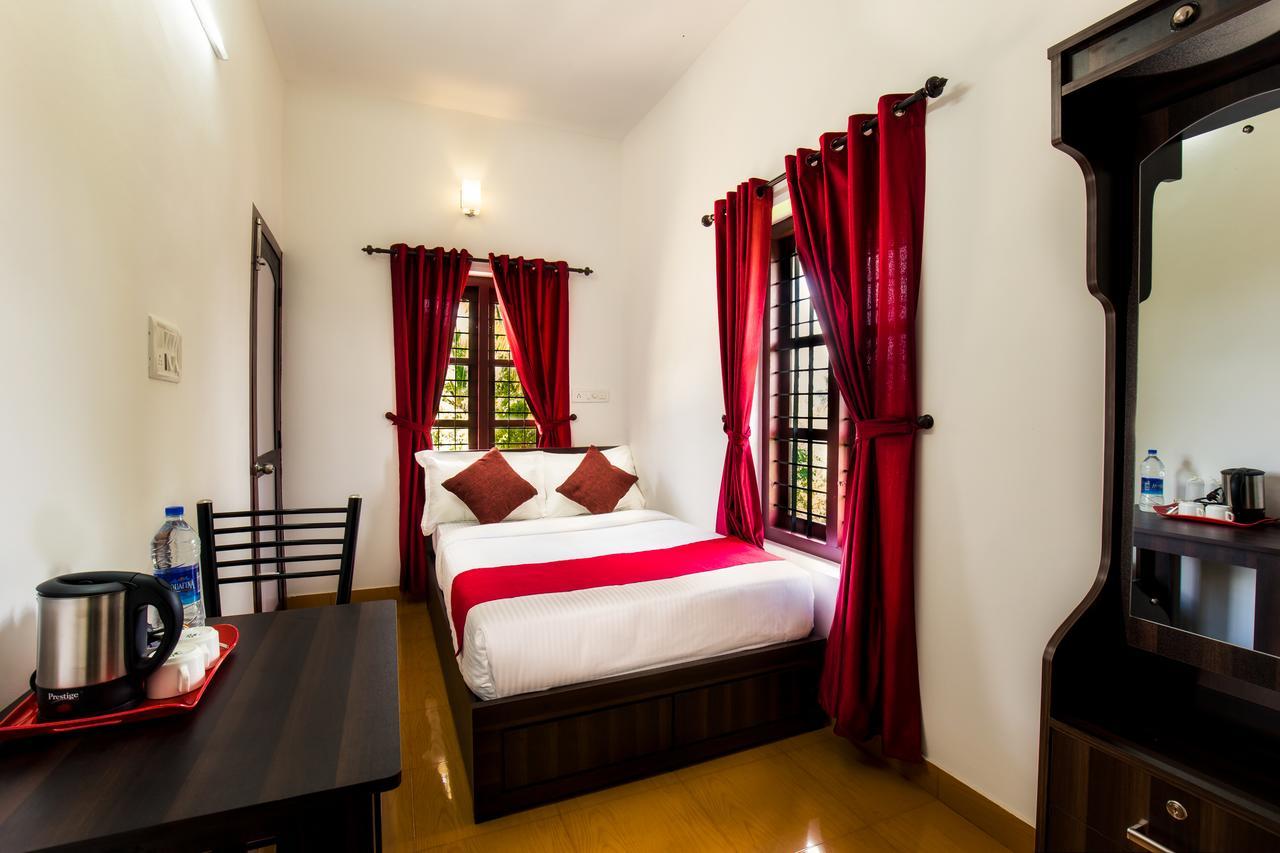 Three Roots Holiday Home Resort Sultan Bathery Exterior photo