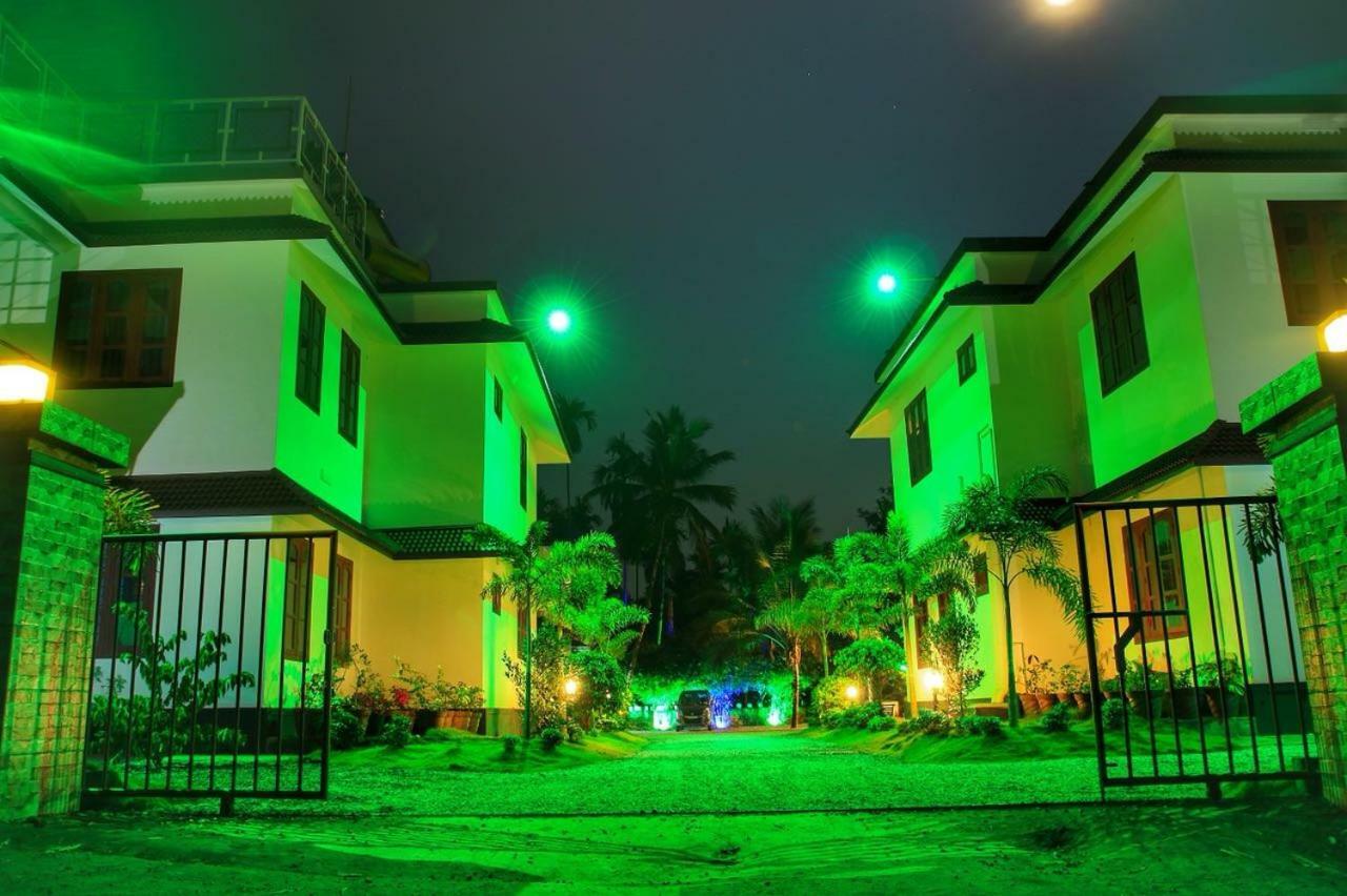 Three Roots Holiday Home Resort Sultan Bathery Exterior photo